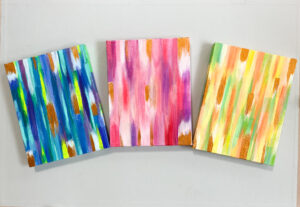 Read more about the article ミニキャンバス抽象画3点セット | 3-Piece Small Abstract Canvas Art Set with Easel